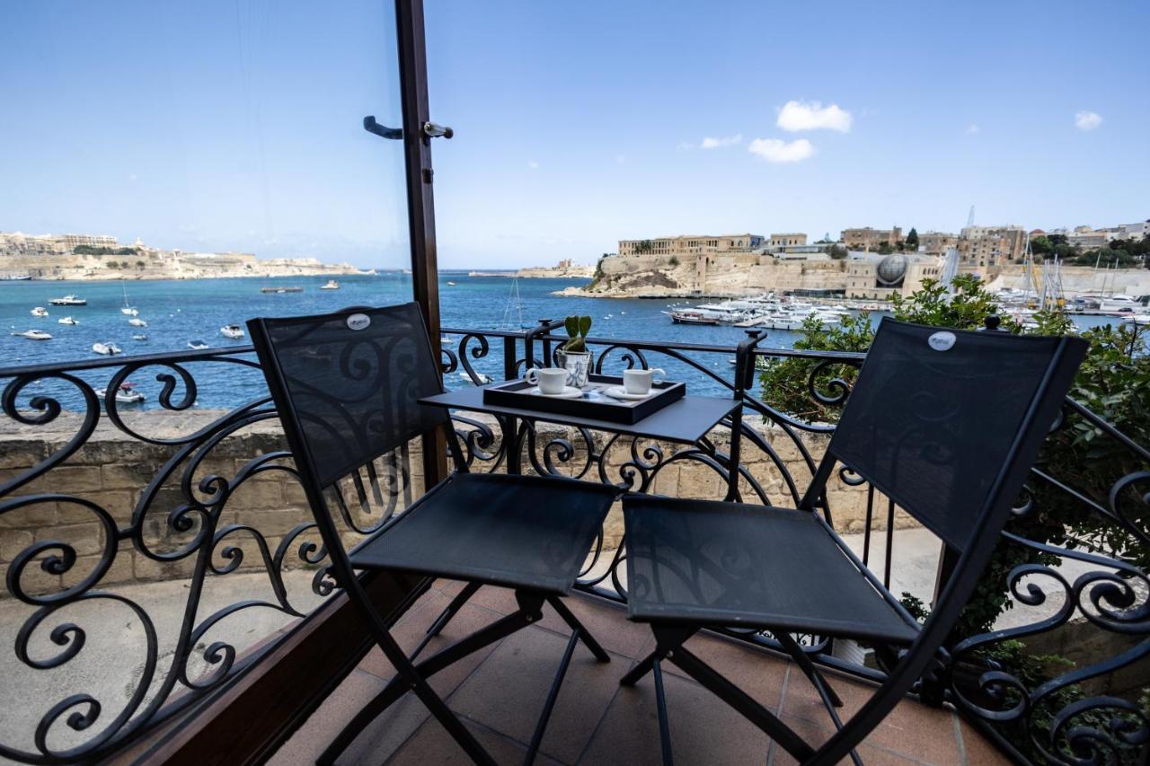Blue Eye - Waterfront Home In A Scenic Location Birgu Exteriör bild