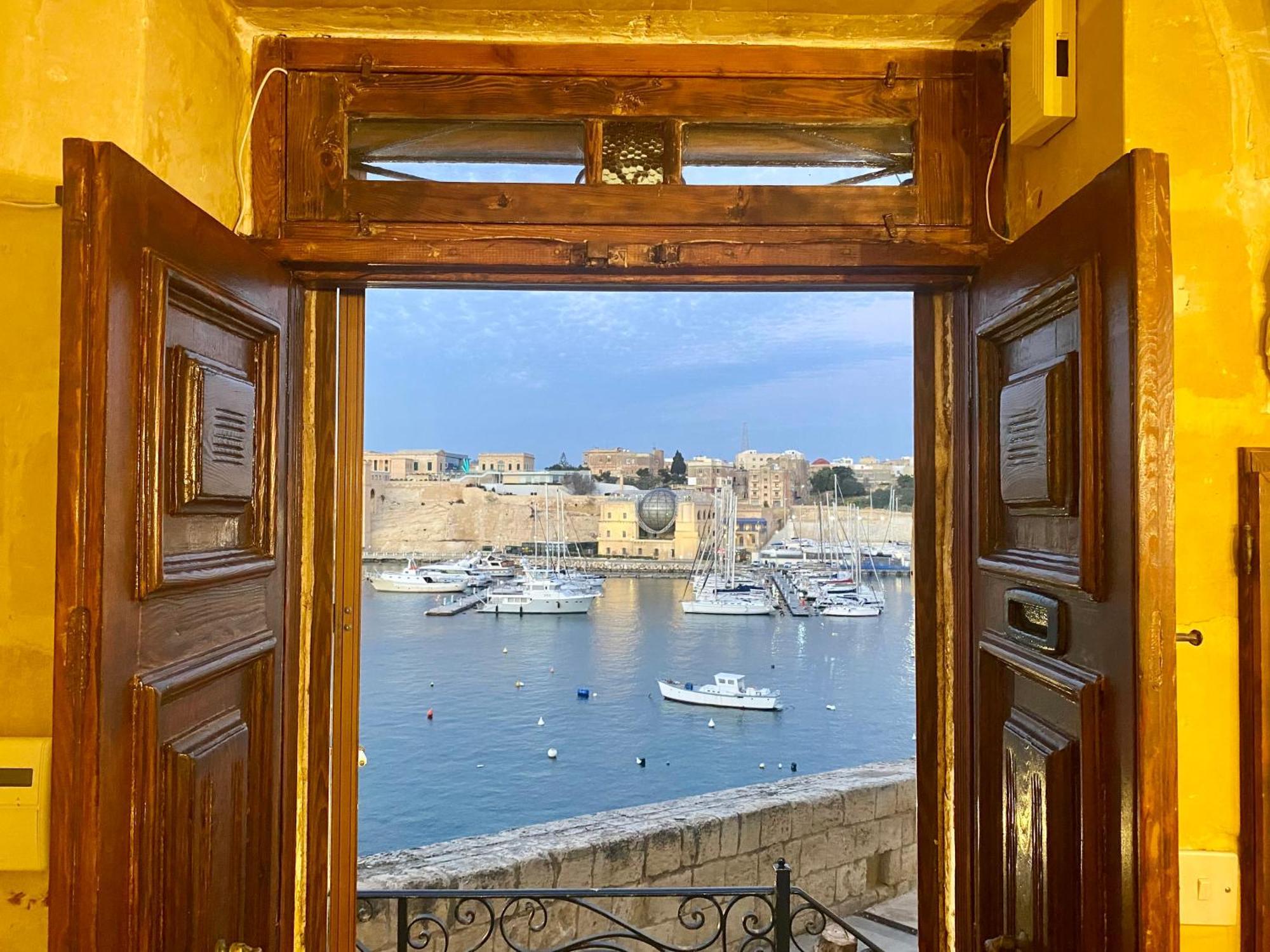 Blue Eye - Waterfront Home In A Scenic Location Birgu Exteriör bild